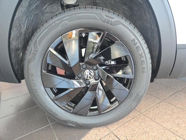 New 2026 Volkswagen Atlas SE image 9