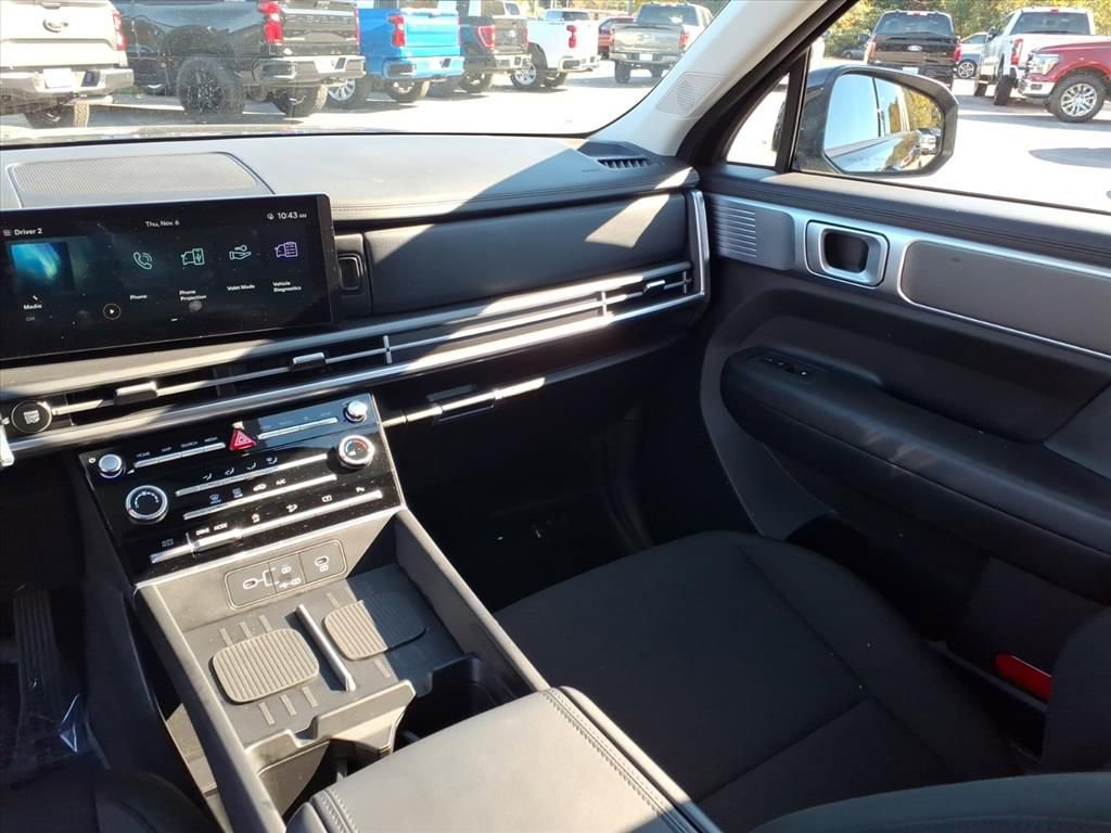 Used 2025 Hyundai Santa Fe SE image 13