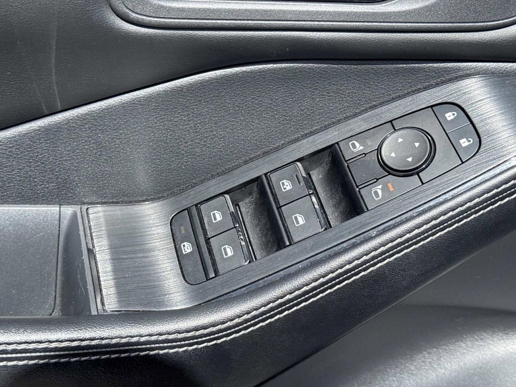 Used 2024 Nissan Rogue SV FWD image 20