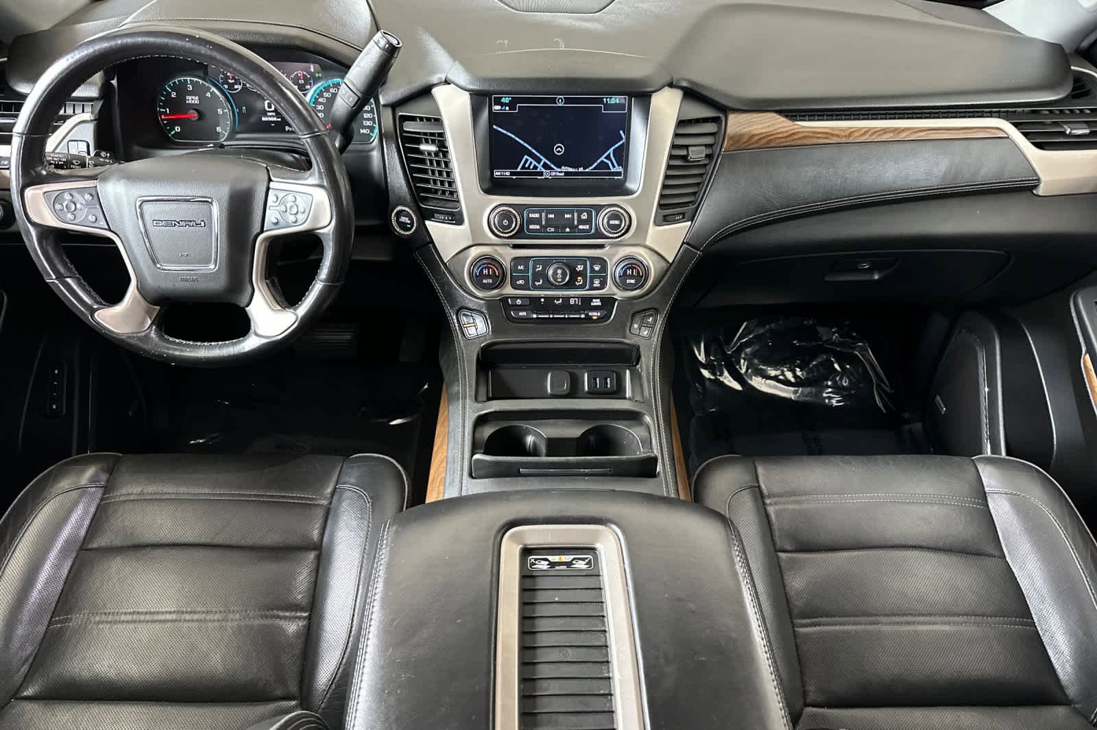 Used 2020 GMC Yukon XL Denali RWD image 3