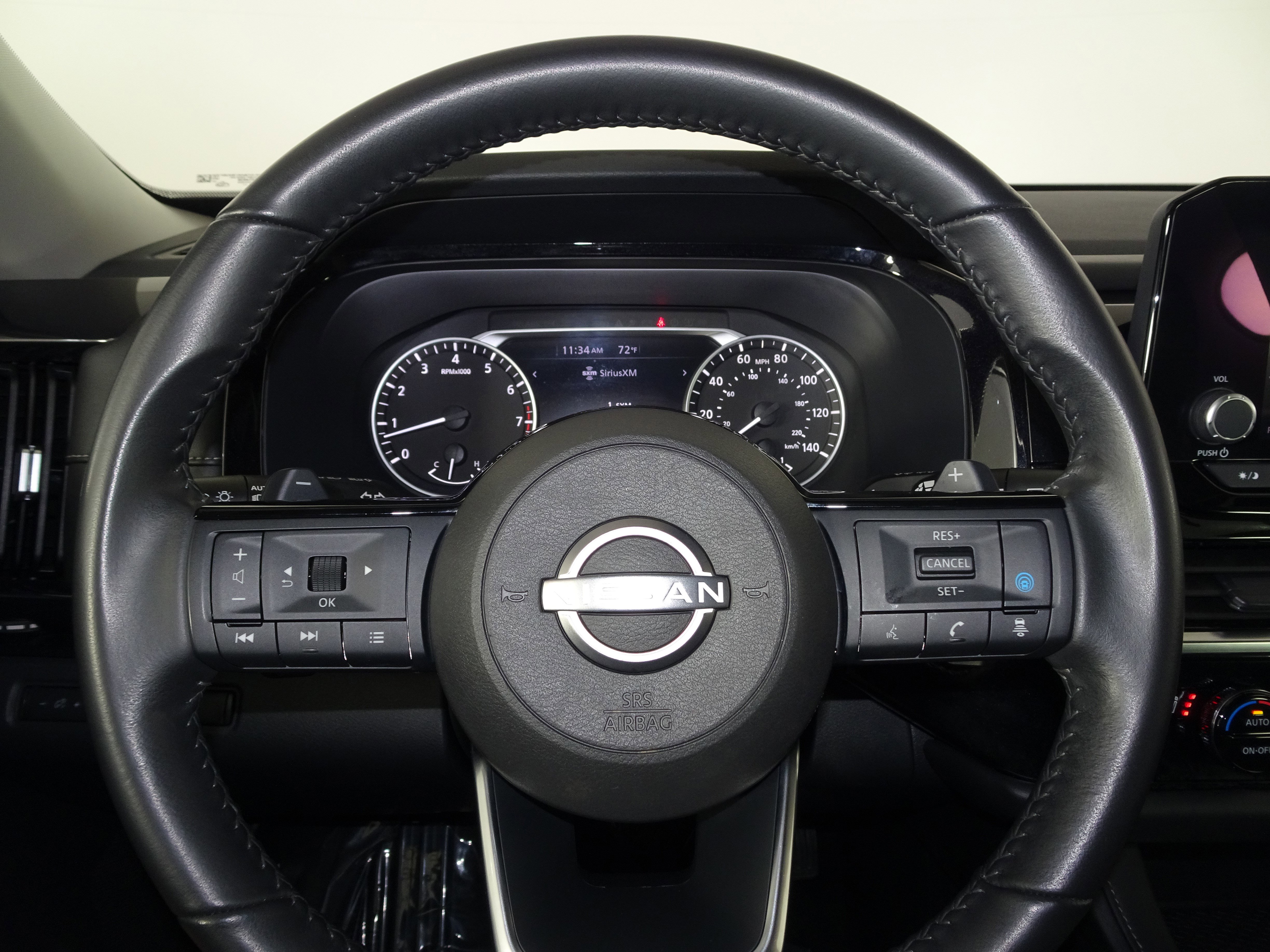 Used 2023 Nissan Pathfinder SV image 56