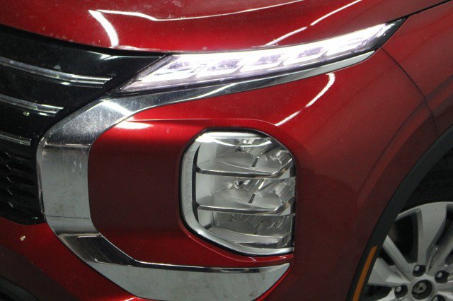 New 2026 Mitsubishi Outlander ES FWD image 2