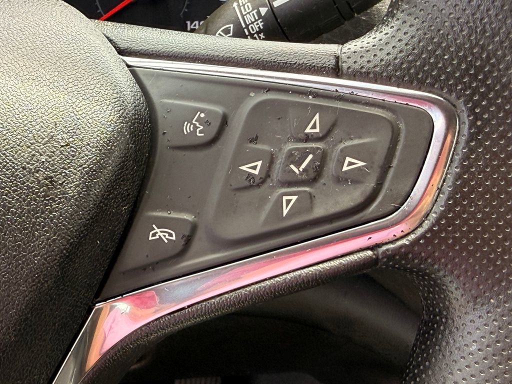Used 2021 Chevrolet Malibu LT FWD image 18