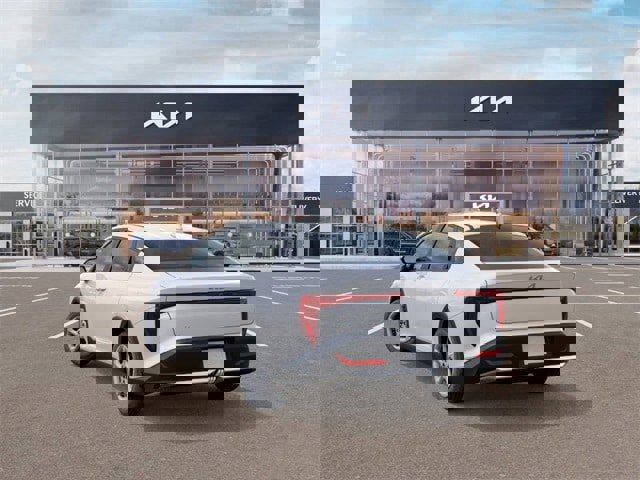 New 2025 Kia K4 LXS image 4