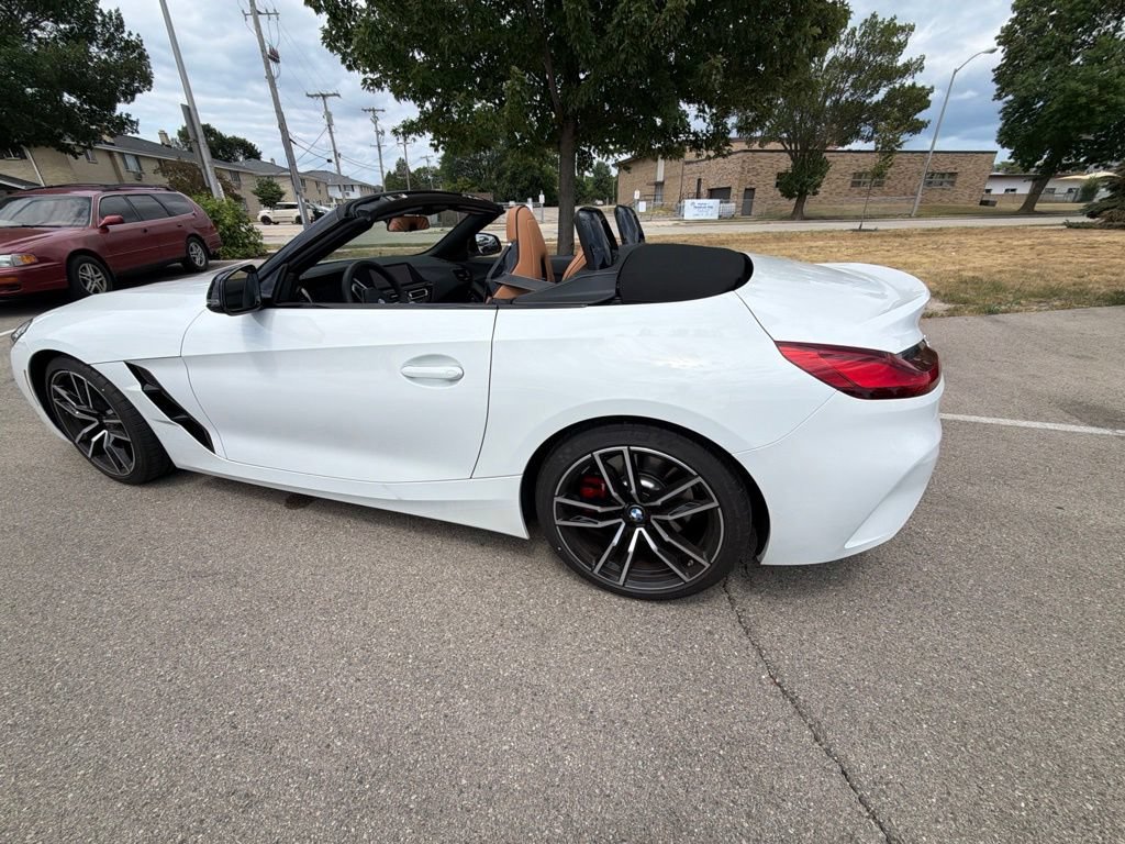 Used 2025 BMW Z4 M40i w/ Edition RWD image 8