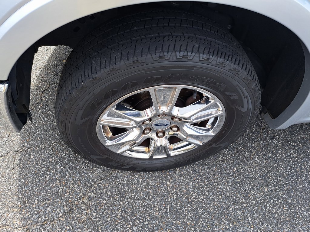 Used 2016 Ford F150 Lariat w/ Equipment Group 502A Luxury image 33