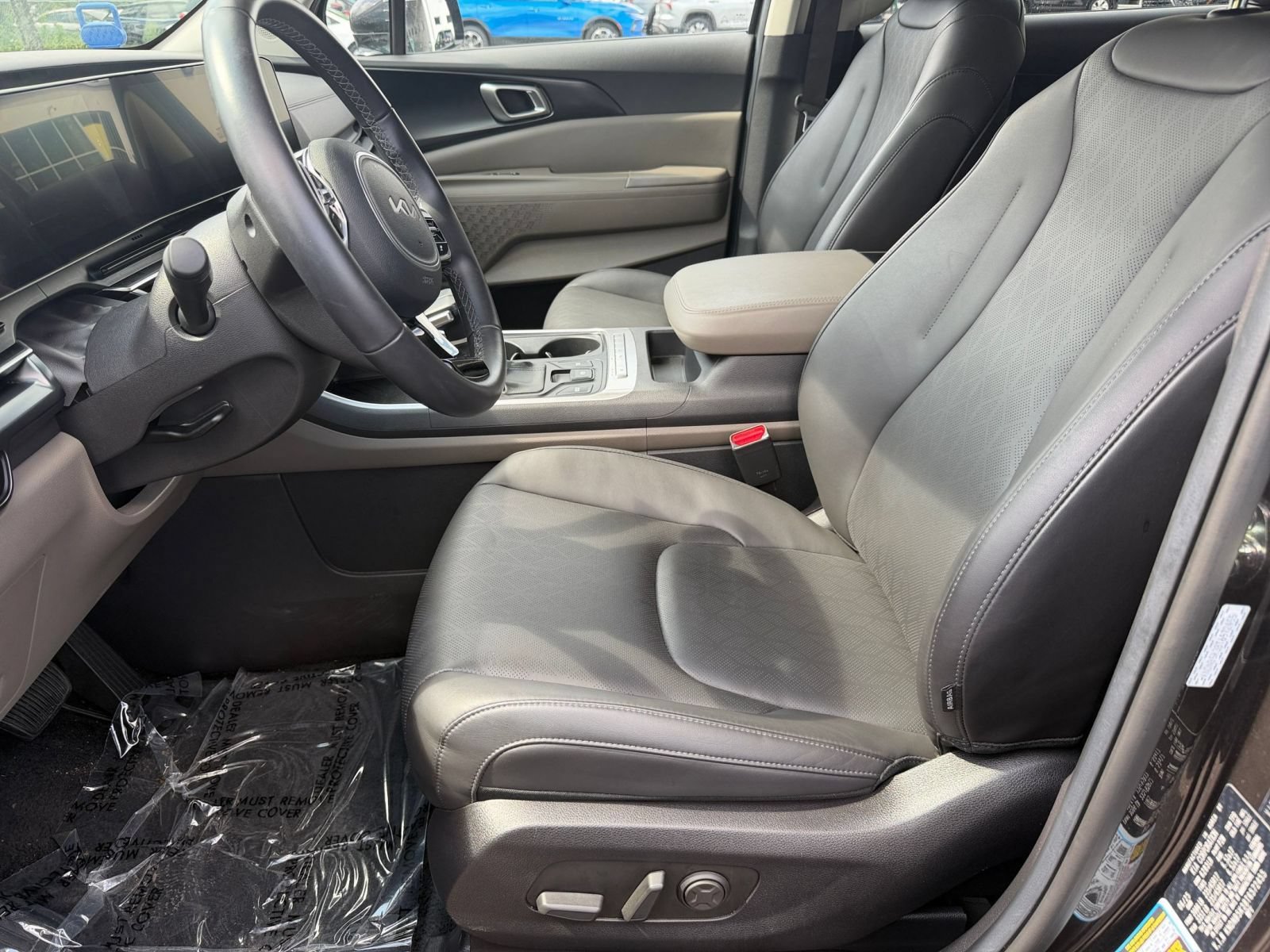 Used 2026 Kia Carnival FWD image 29