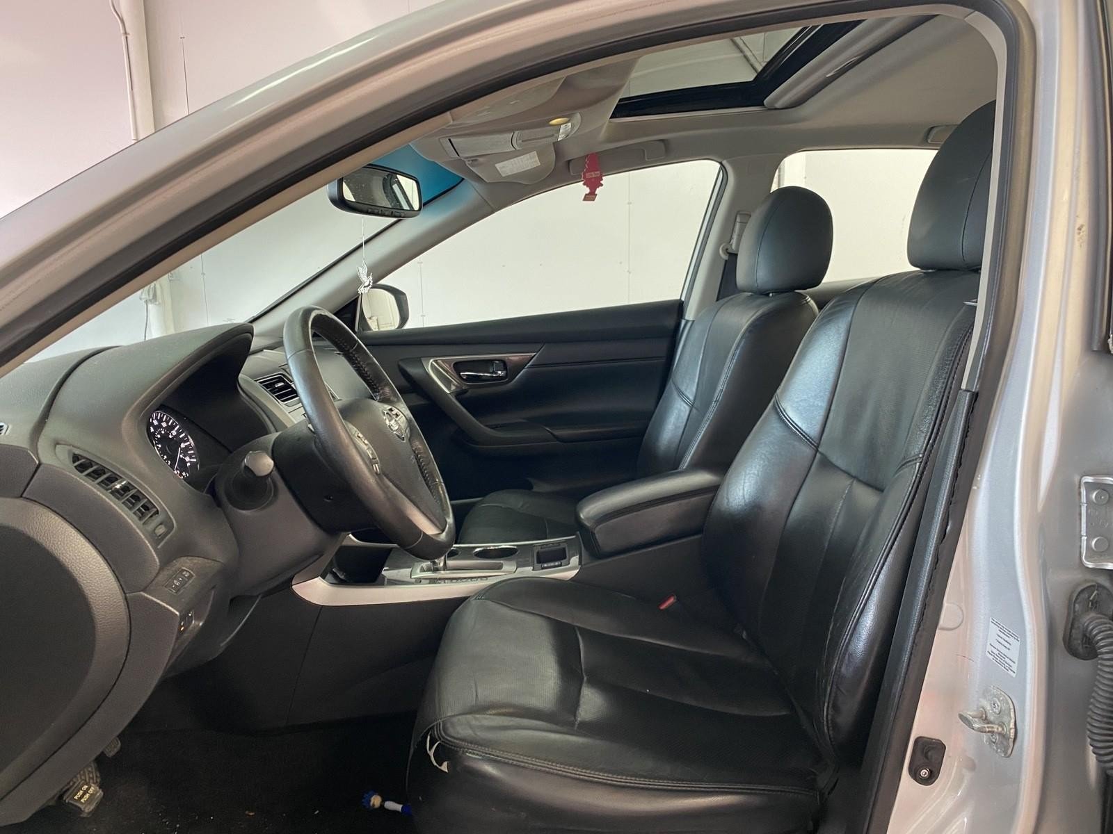 Used 2015 Nissan Altima 2.5 SL w/ Technology Package FWD image 19