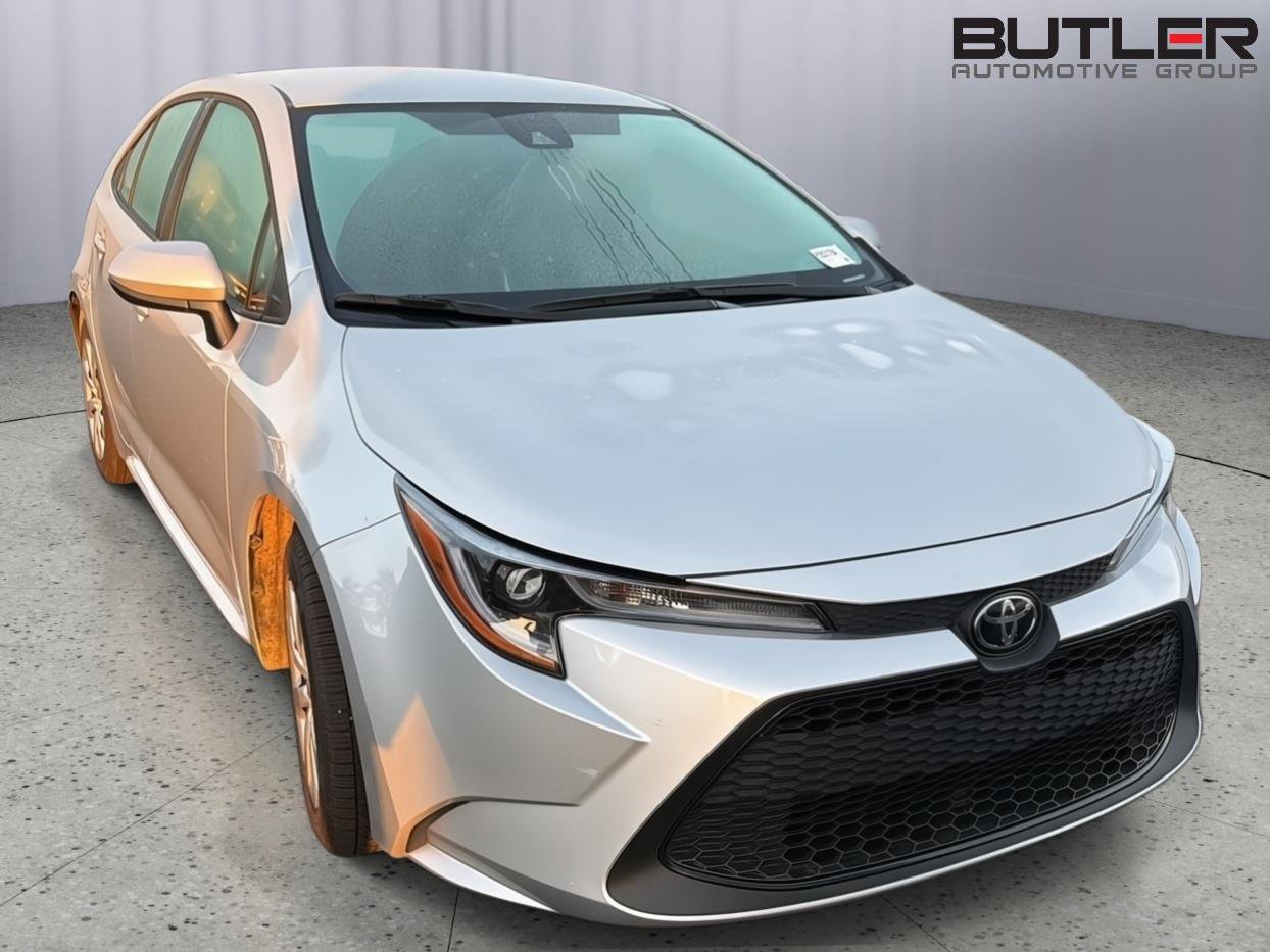 Used 2022 Toyota Corolla LE FWD image 3
