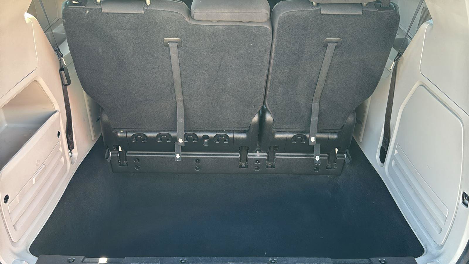 Used 2019 Dodge Grand Caravan SE FWD image 22
