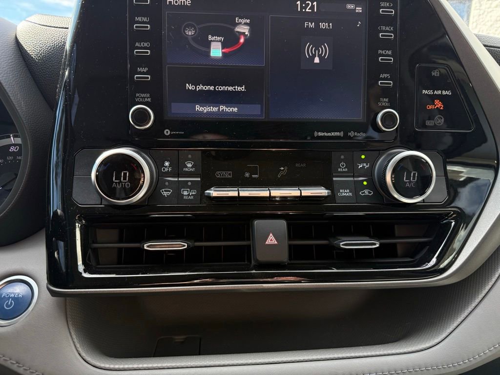 Used 2025 Toyota Highlander XLE image 9