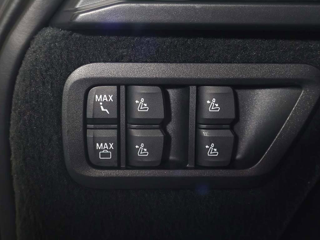 Used 2024 BMW X7 M60i w/ Executive Package image 52