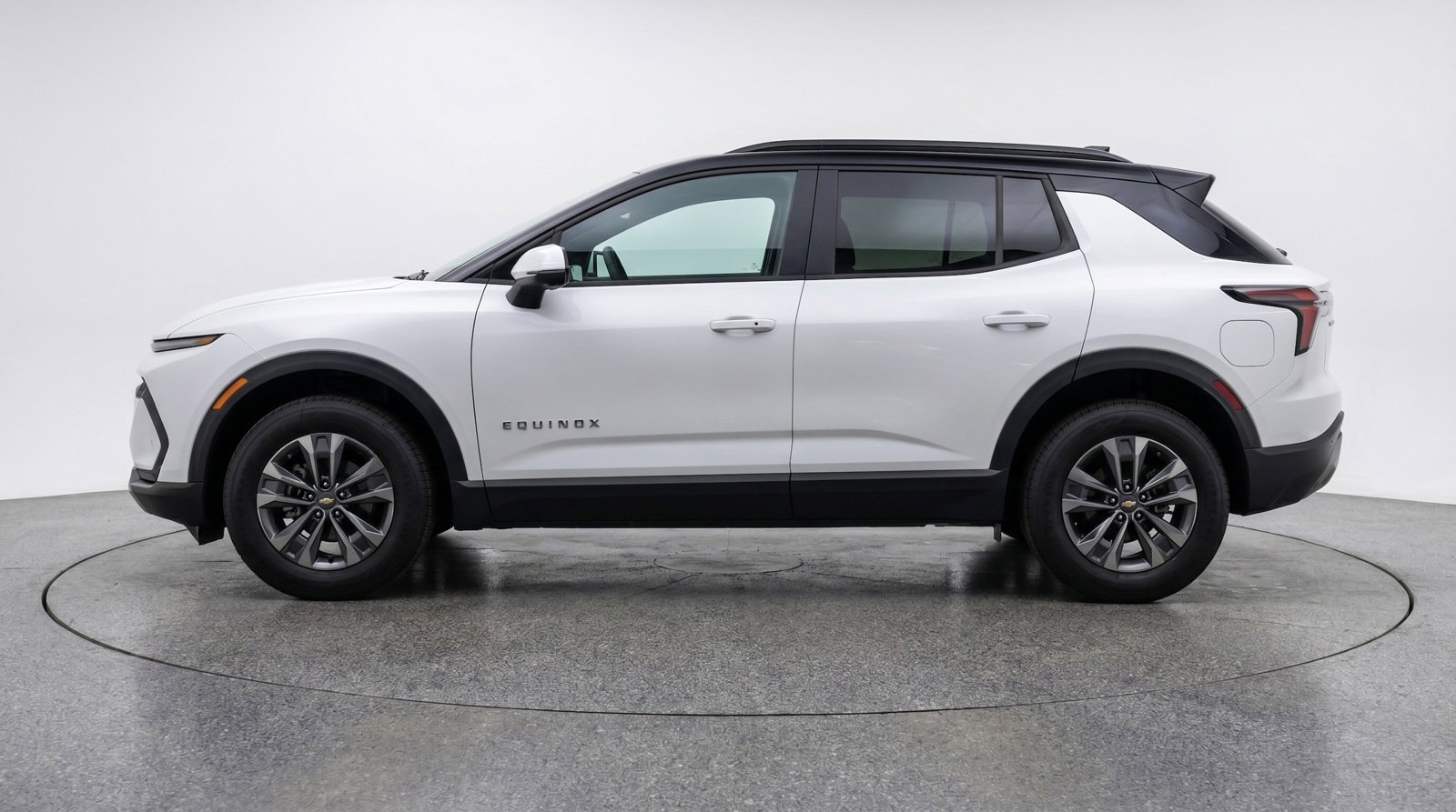 Used 2025 Chevrolet Equinox LT FWD image 4
