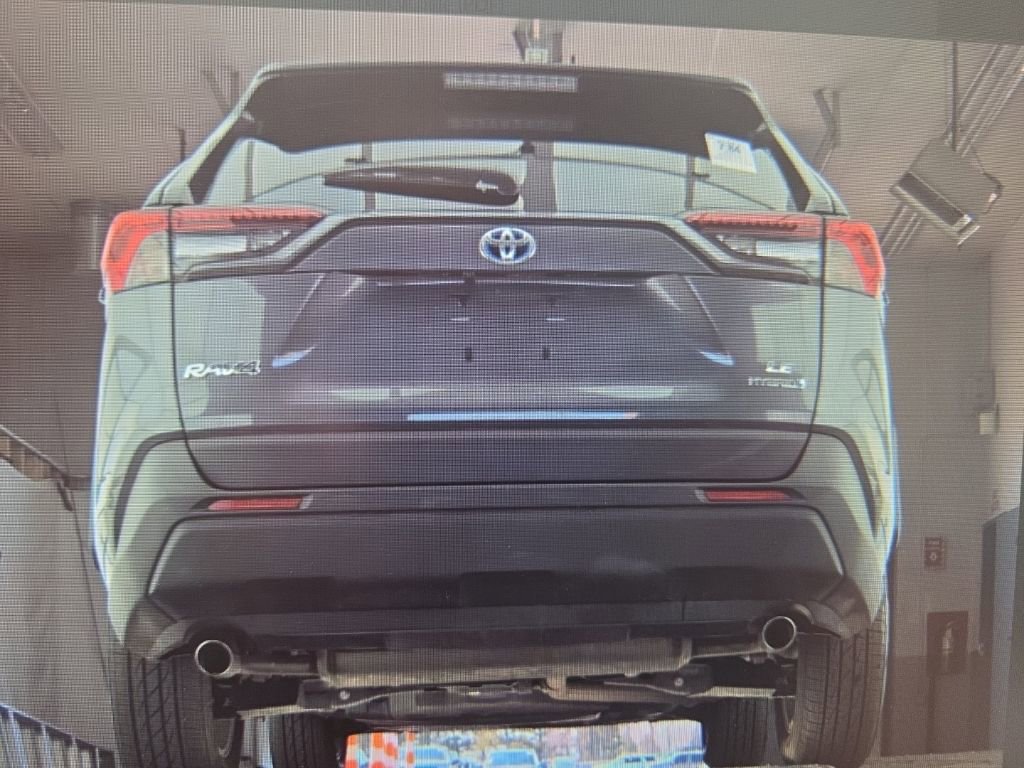 Used 2024 Toyota RAV4 LE AWD/4WD image 15