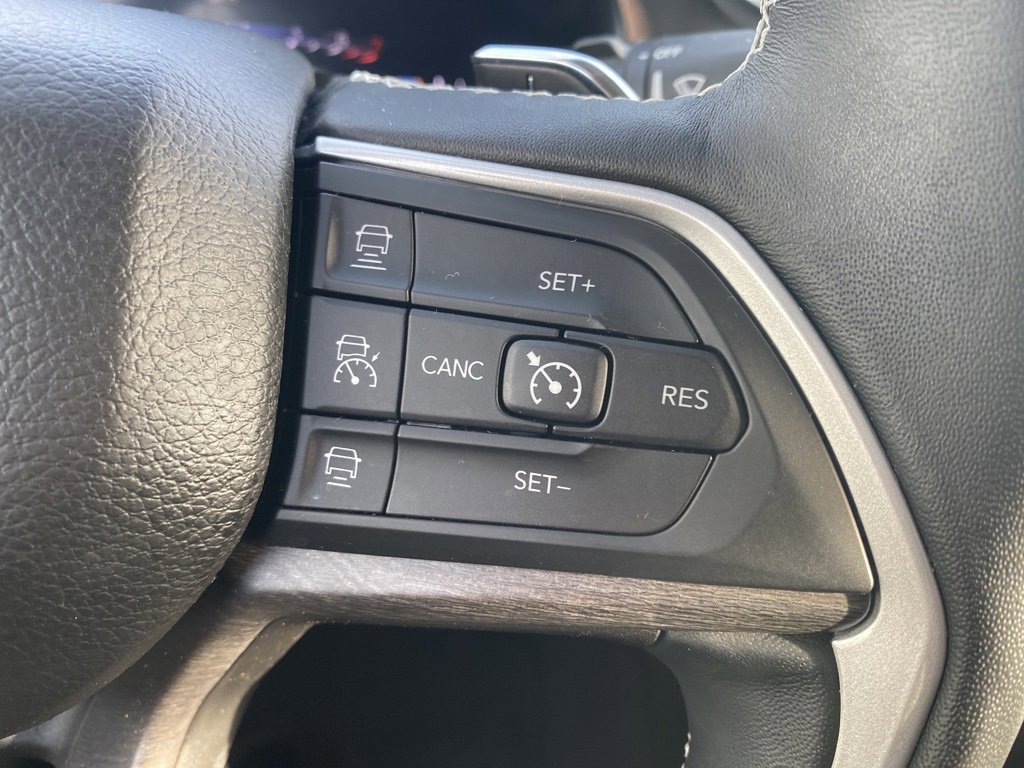 Used 2022 Jeep Grand Cherokee L Limited w/ Trailer Tow Group (B) image 12