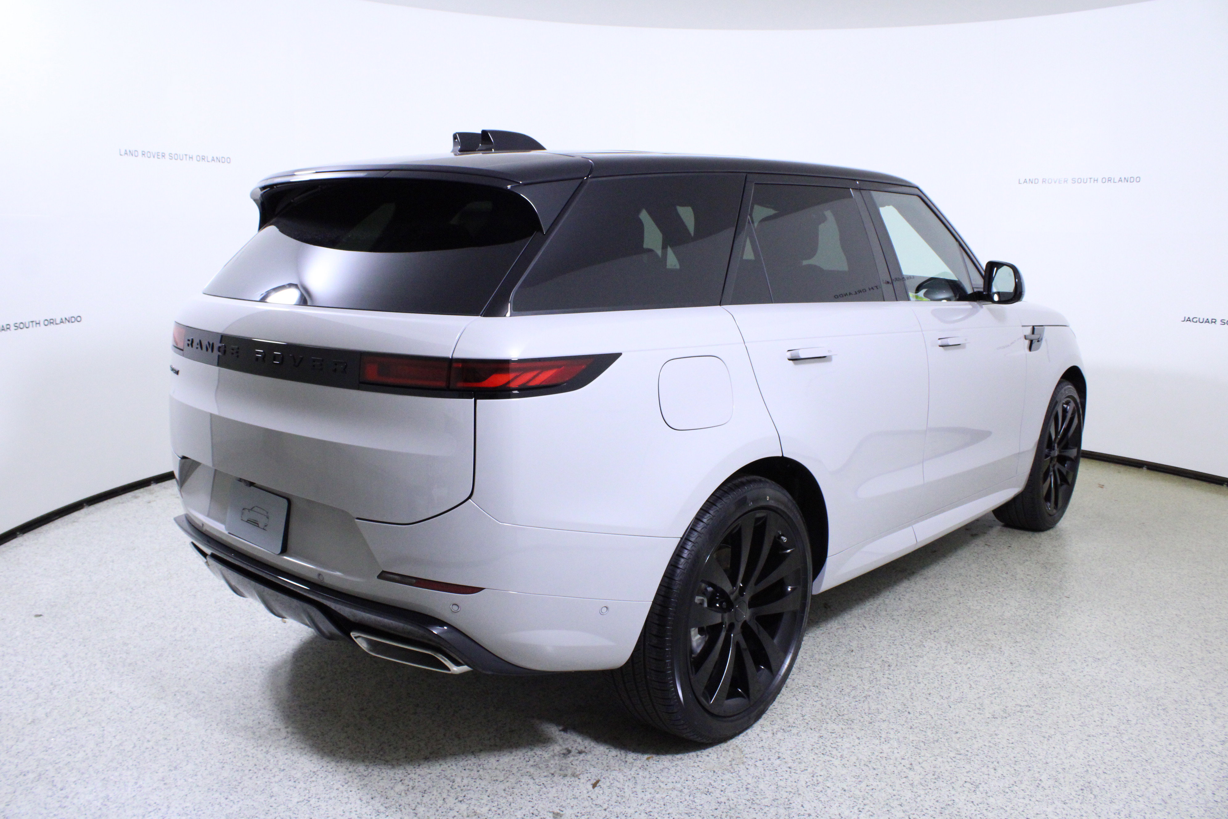 New 2026 Land Rover Range Rover Sport Dynamic SE AWD/4WD image 7