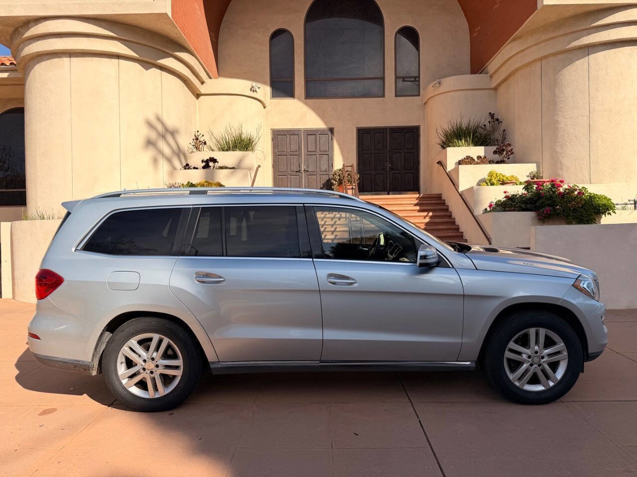 Used 2016 Mercedes-Benz GL 450 4MATIC w/ Premium I Package image 9