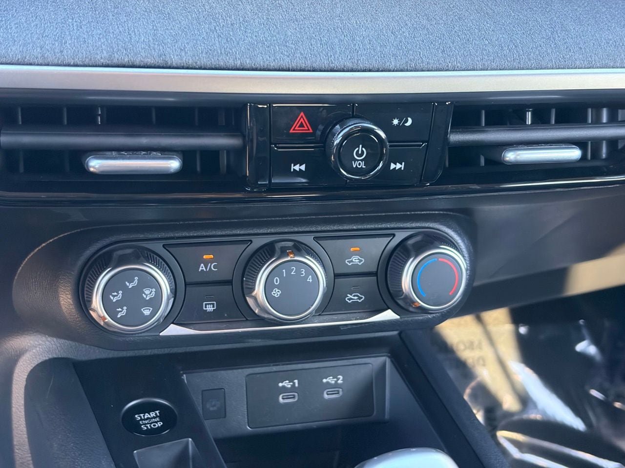 Certified 2025 Nissan Kicks SV FWD image 22