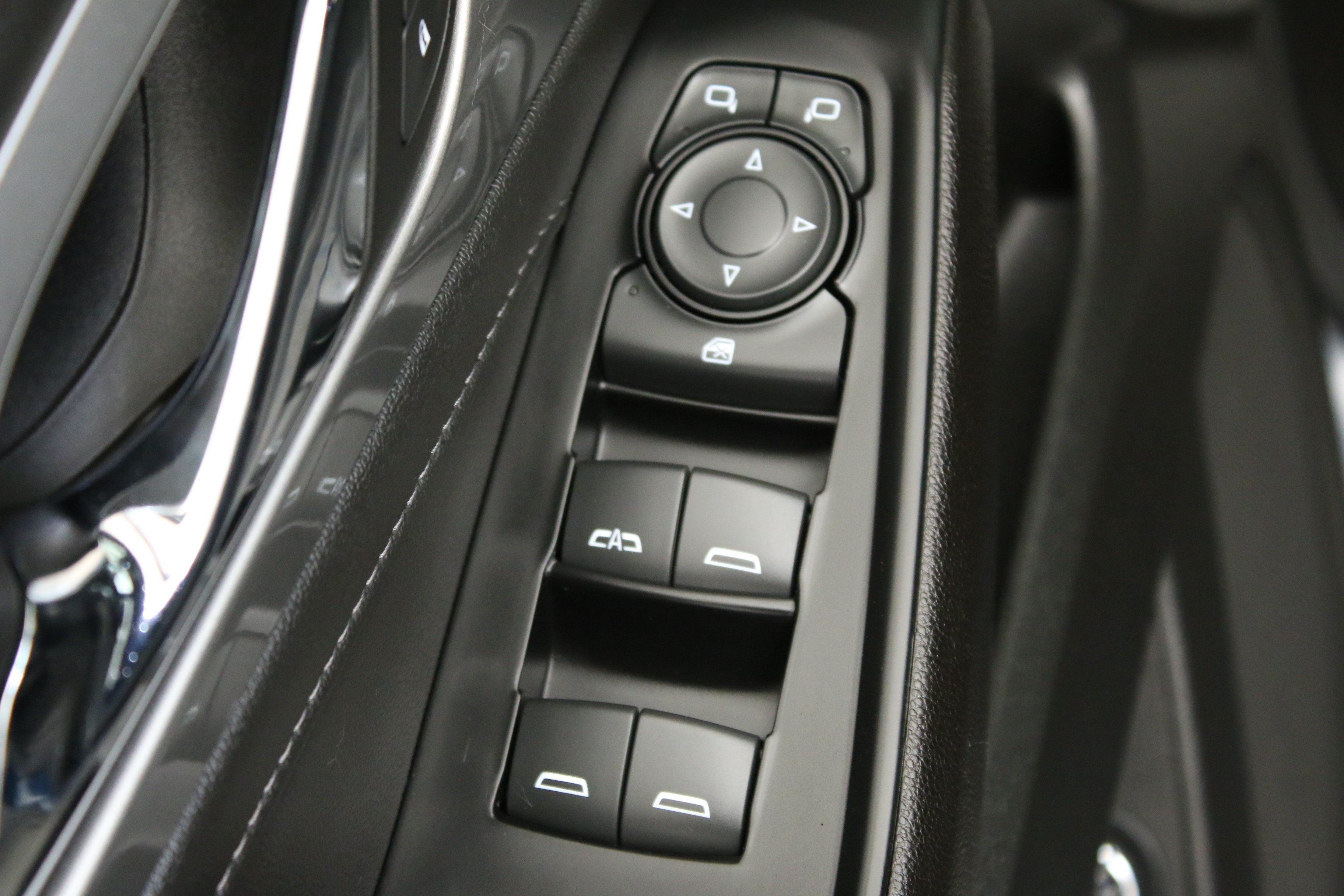 Certified 2023 Chevrolet Traverse LT w/ LPO, Floor Liner Package AWD/4WD image 14