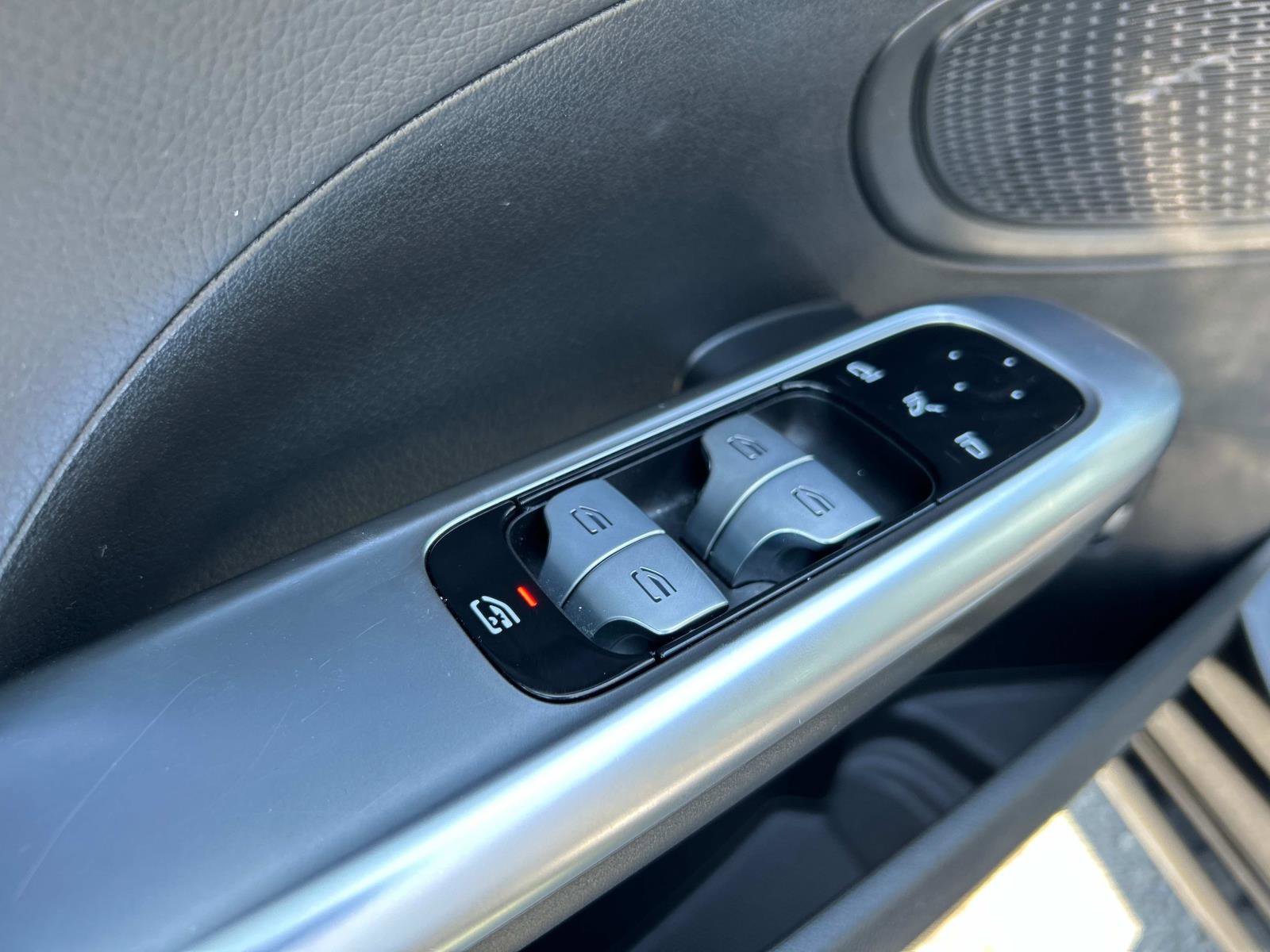 Used 2022 Mercedes-Benz C 300 4MATIC Sedan image 19