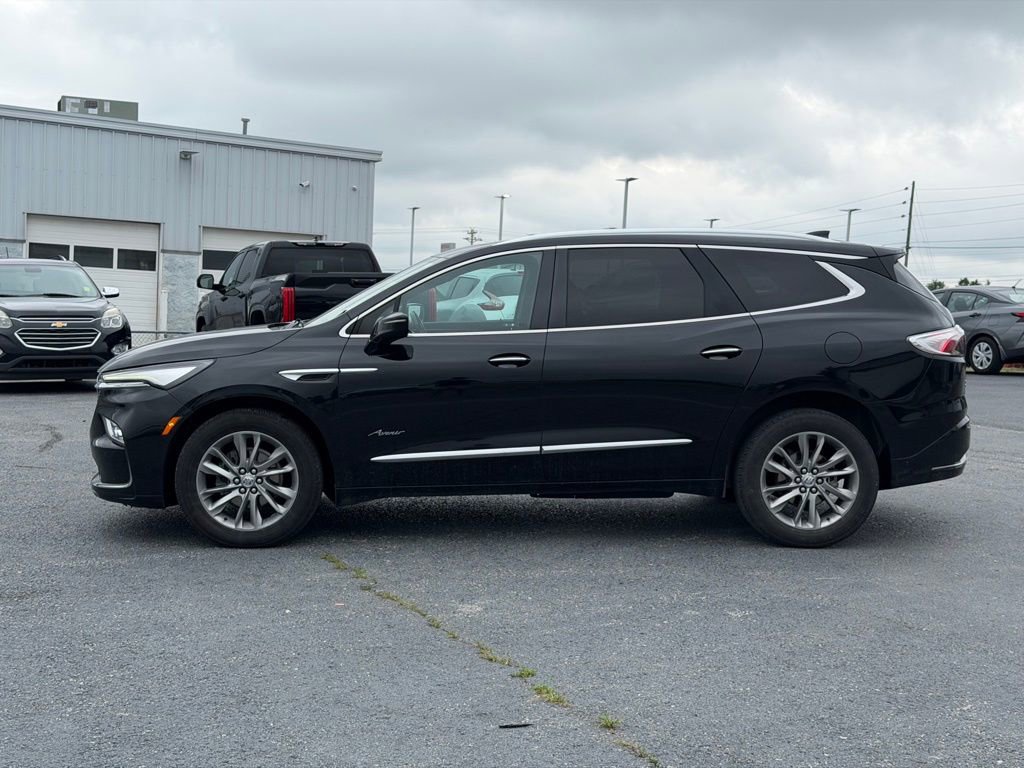 Used 2023 Buick Enclave Avenir w/ Avenir Technology Package AWD/4WD image 8