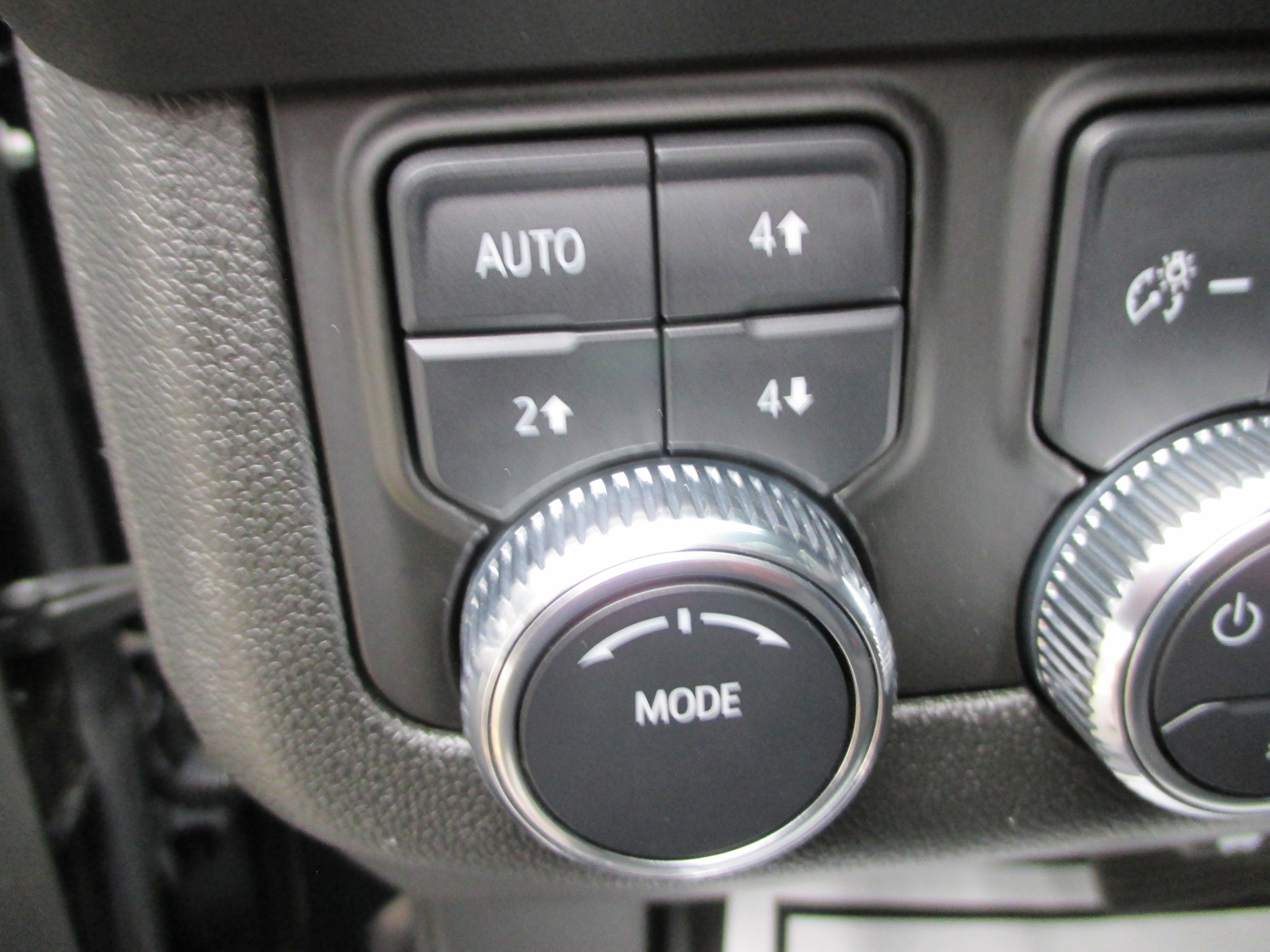 Used 2023 GMC Yukon XL SLE w/ Max Trailering Package image 14