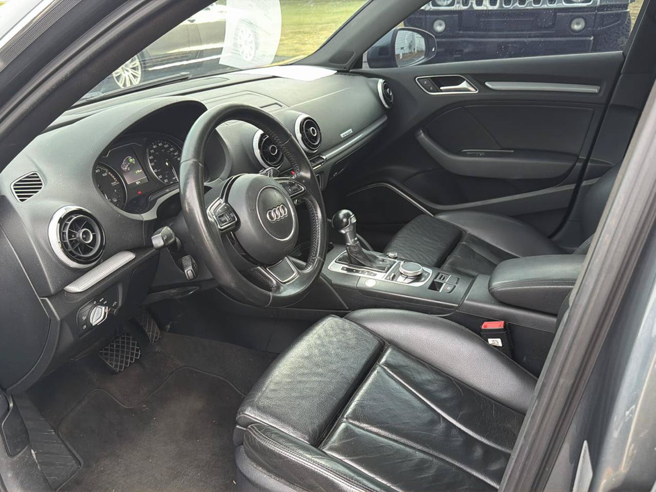 Used 2016 Audi A3 e-tron Premium Plus w/ Premium Plus Package FWD image 7