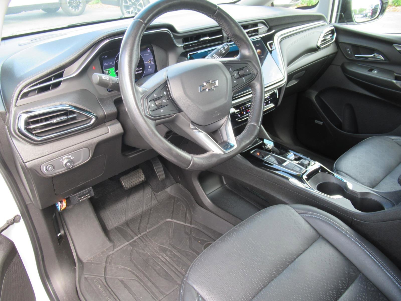 Used 2023 Chevrolet Bolt LT w/ Infotainment Package image 15
