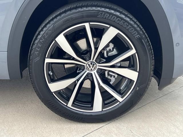 New 2026 Volkswagen Atlas SEL Premium R-Line AWD/4WD image 3
