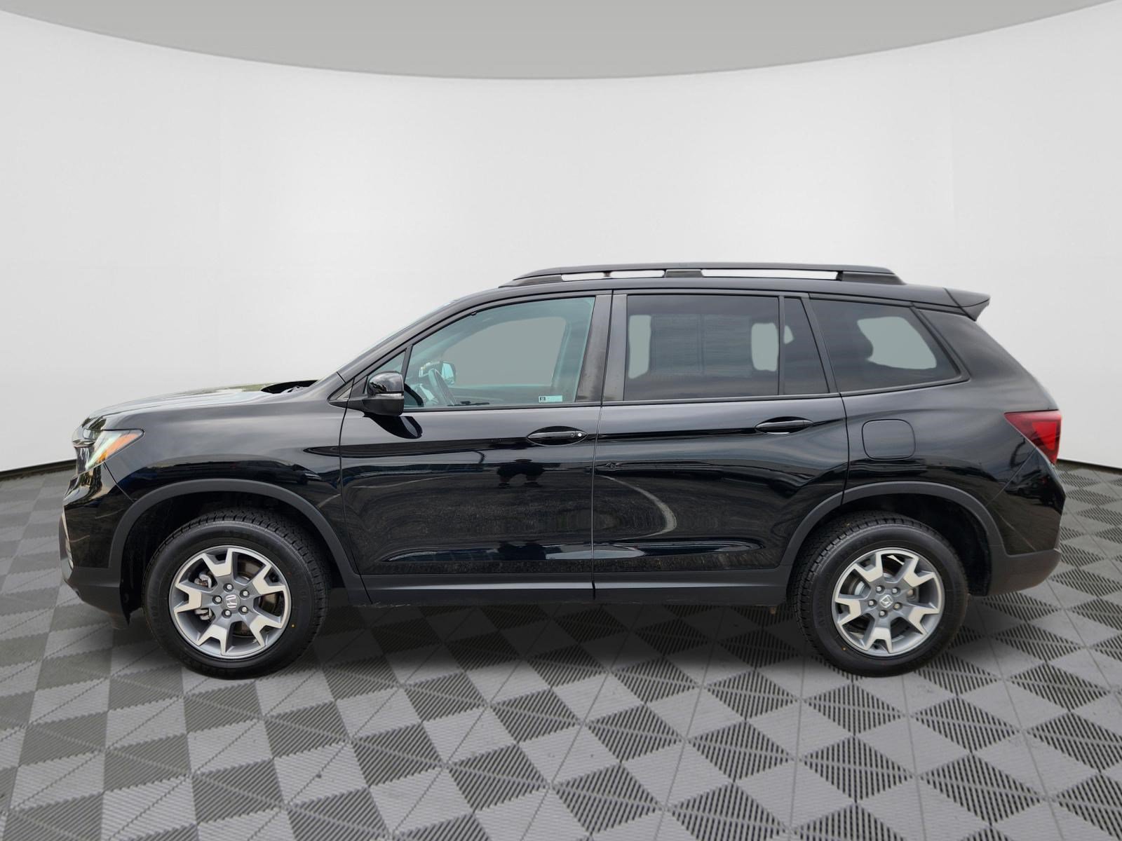Certified 2023 Honda Passport TrailSport image 5