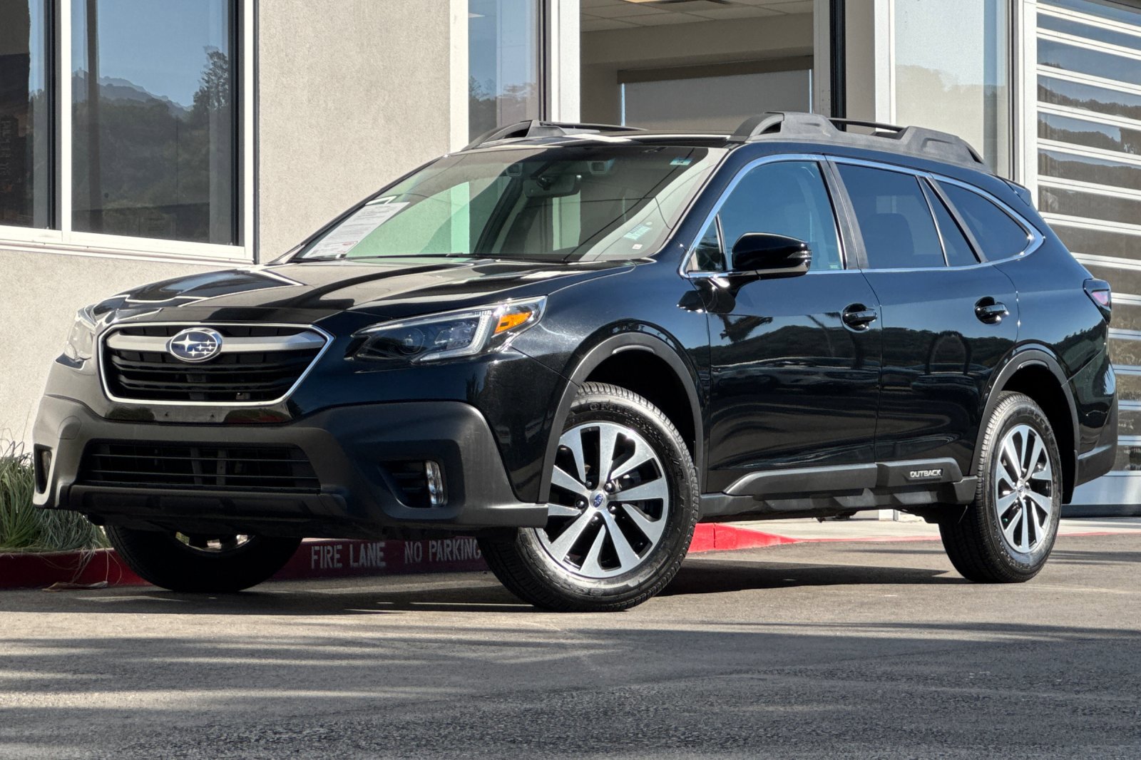 Used 2020 Subaru Outback Premium image 1