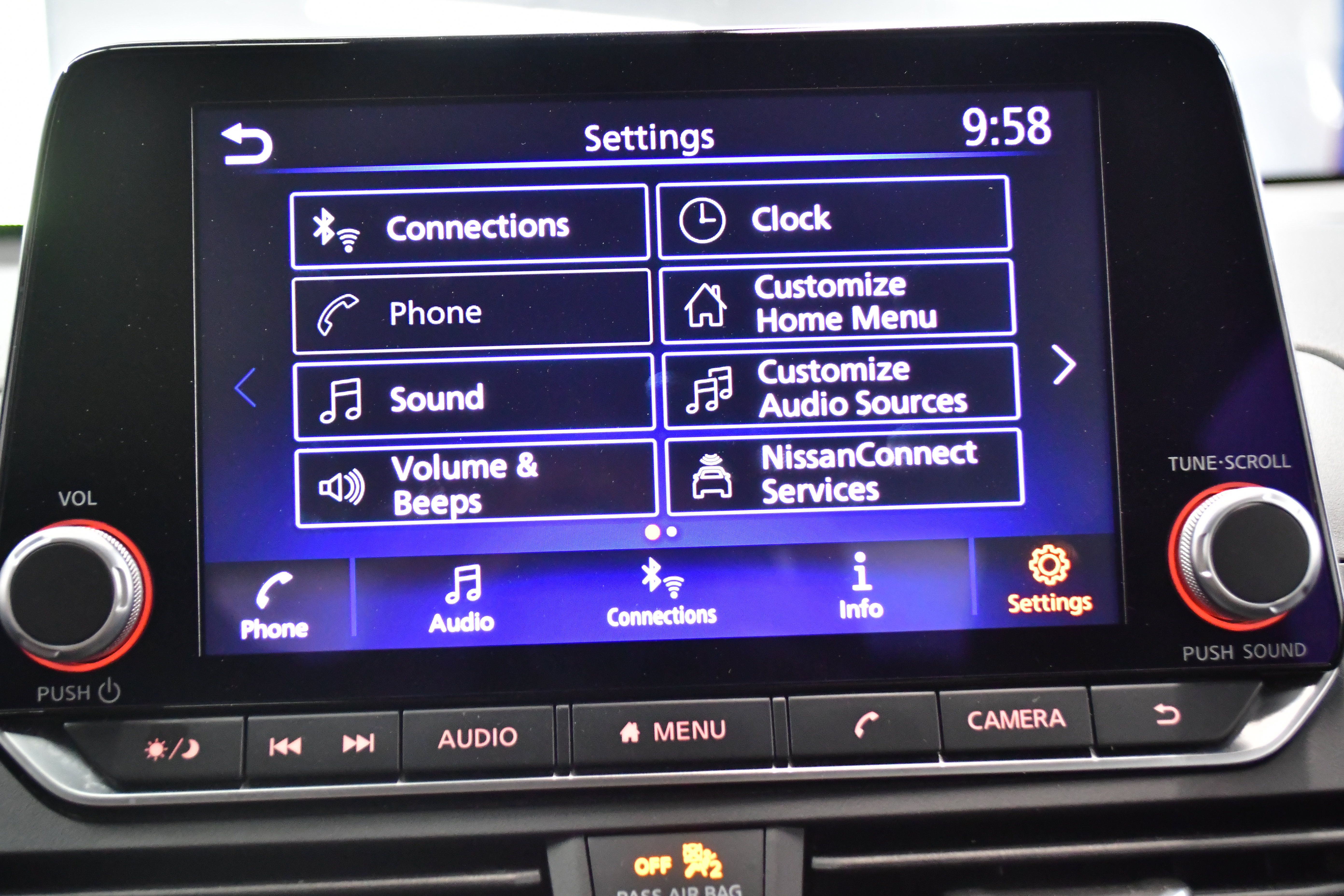 Used 2025 Nissan Altima 2.5 SV FWD image 25