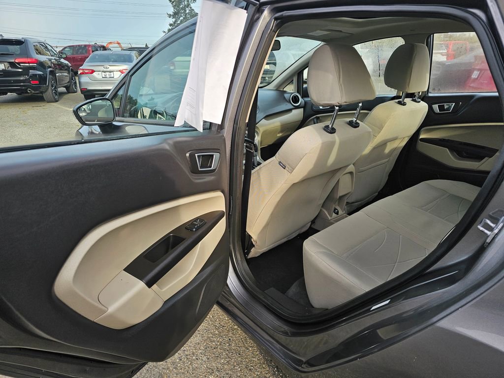 Used 2014 Ford Fiesta SE w/ Comfort Package image 13