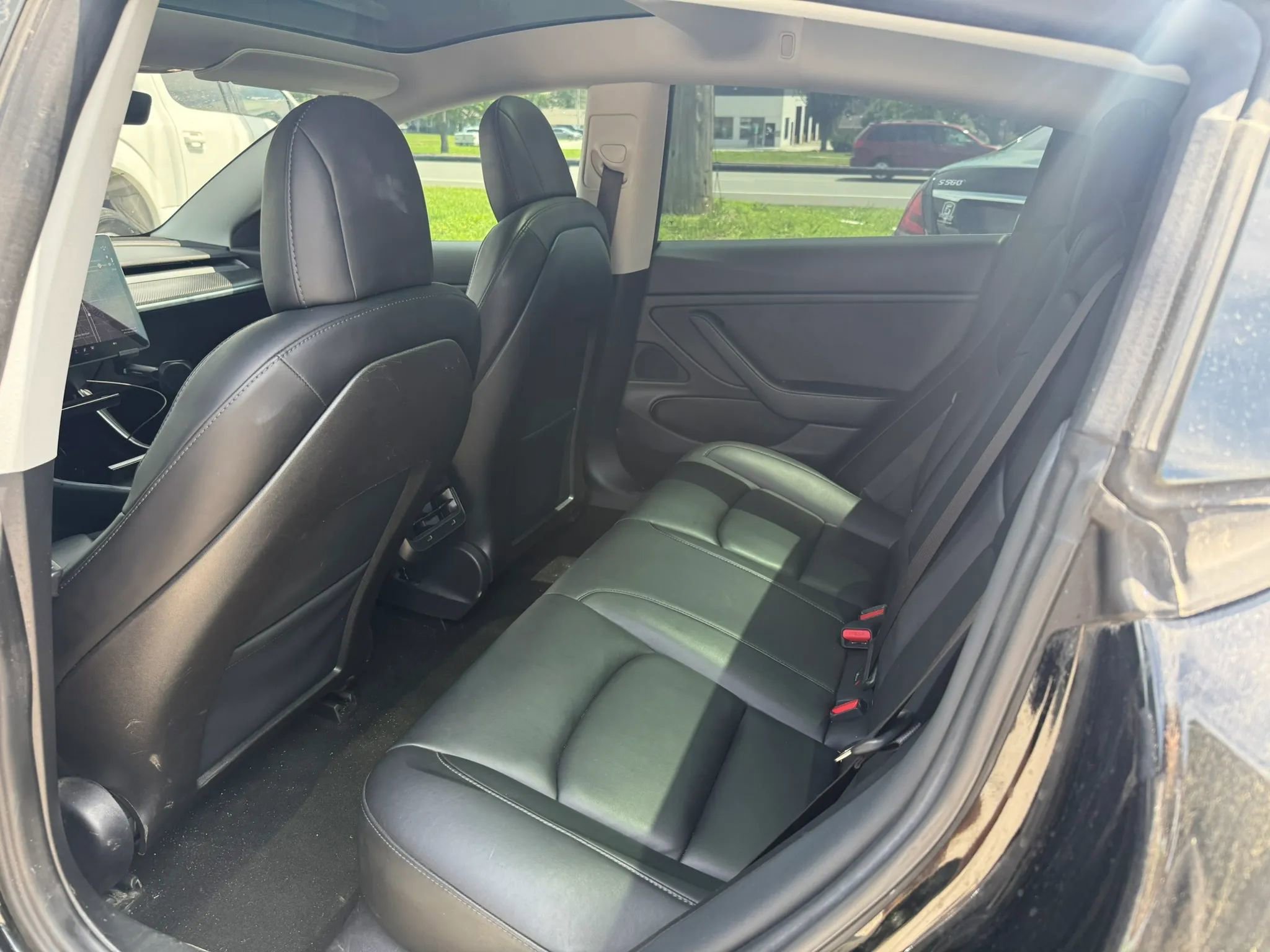 Used 2019 Tesla Model 3 Long Range RWD image 4