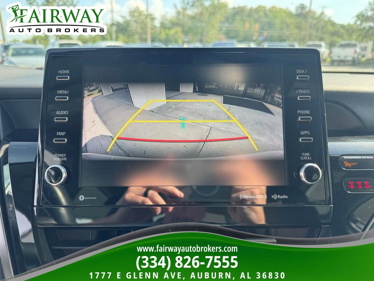 Used 2022 Toyota Camry XLE FWD image 23