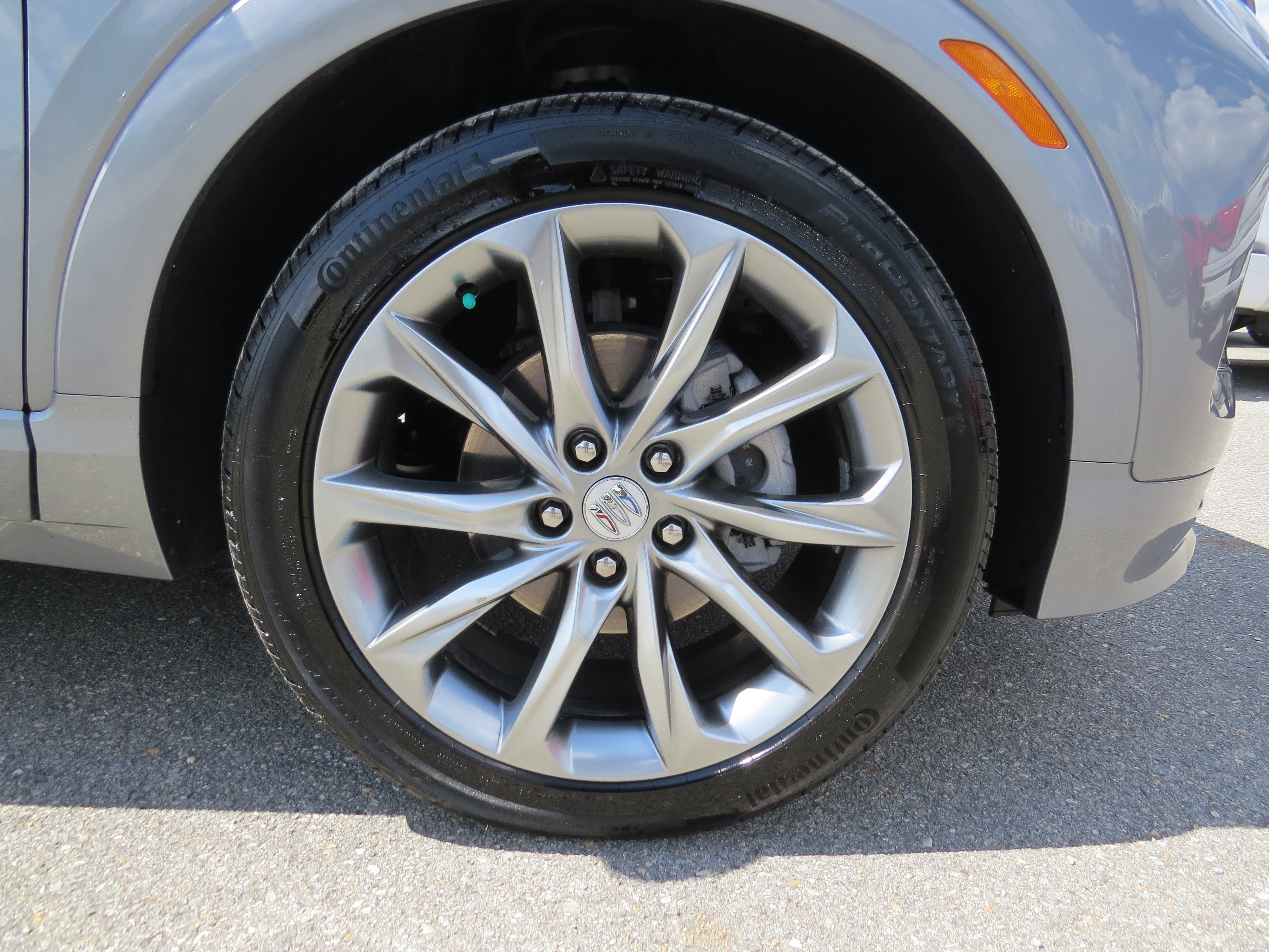 Certified 2025 Buick Encore GX Avenir w/ Avenir Technology Package image 9