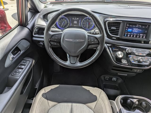 Used 2020 Chrysler Pacifica Touring w/ S Appearance Package FWD image 23
