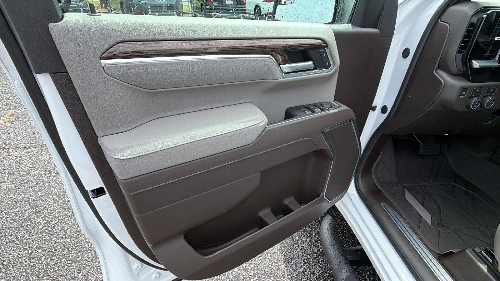 New 2026 Chevrolet Silverado 1500 RST w/ RST Select Package AWD/4WD image 13