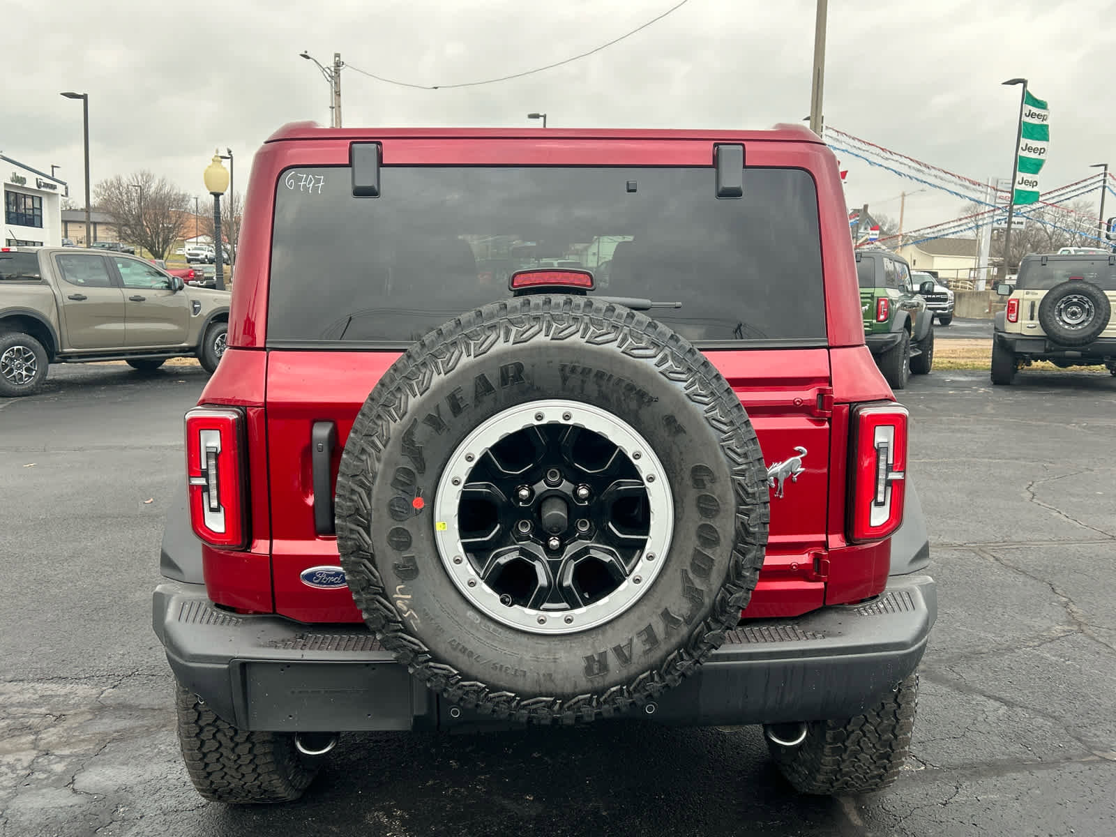 New 2025 Ford Bronco Badlands image 5