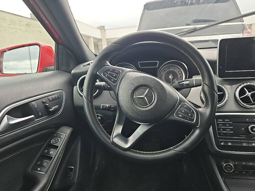 Used 2016 Mercedes-Benz GLA 250 4MATIC image 8