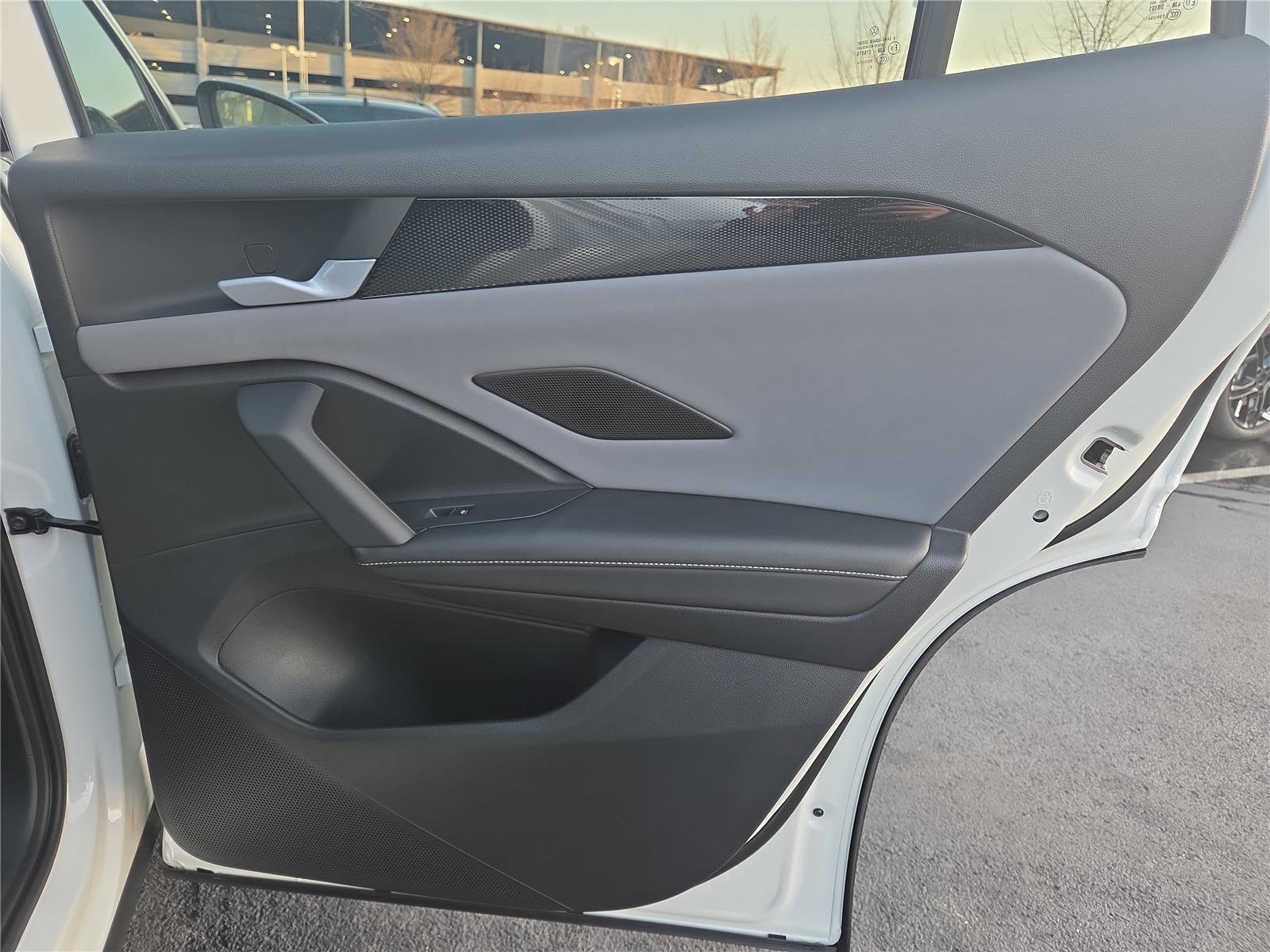 New 2026 Volkswagen Tiguan SE image 30