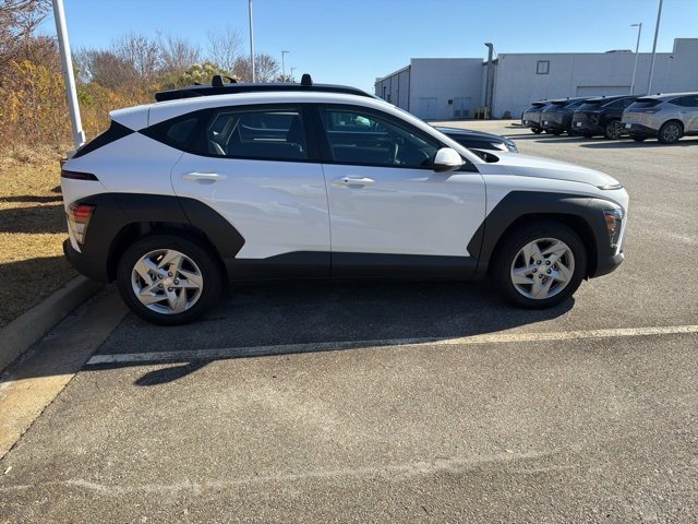 Used 2026 Hyundai Kona SE image 12