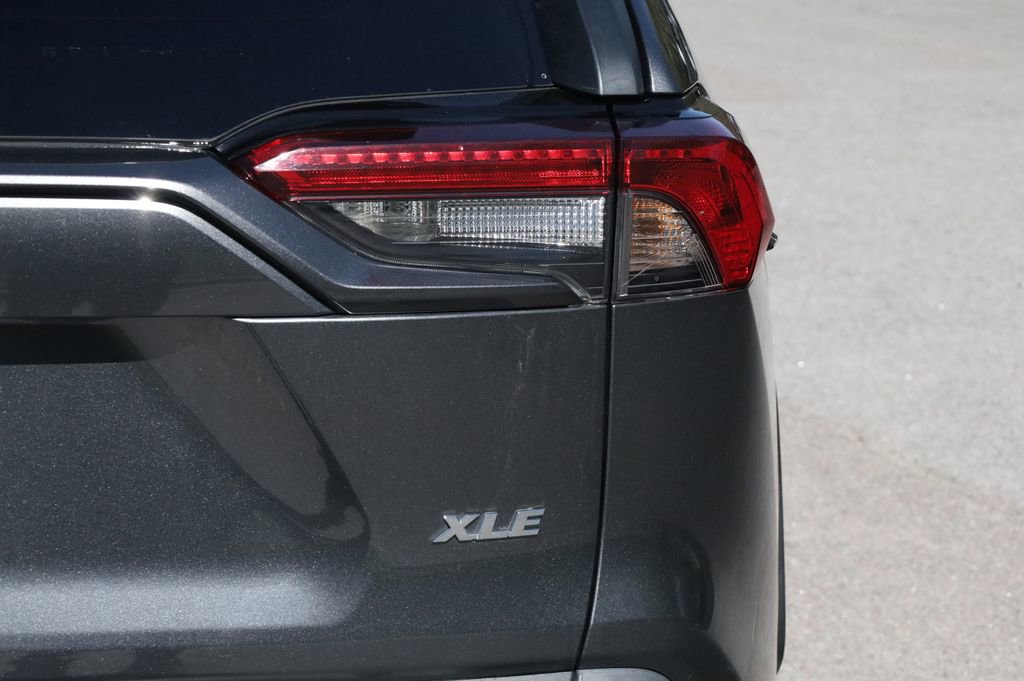 Used 2020 Toyota RAV4 XLE w/ Convenience Package image 21