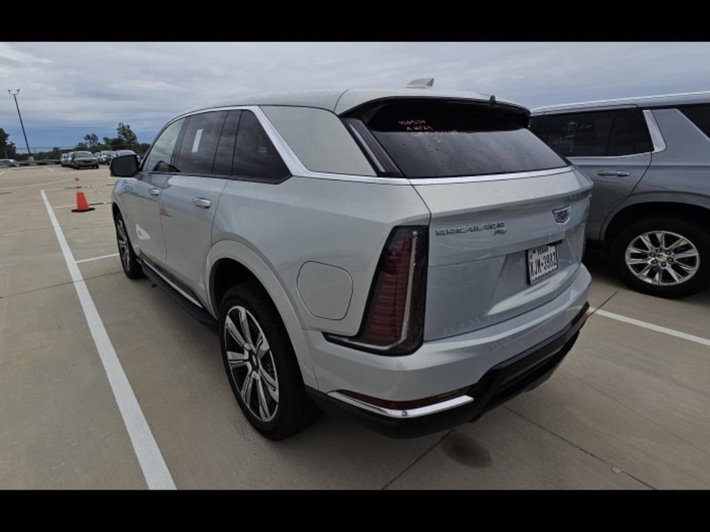 Used 2025 Cadillac Escalade IQ Luxury 1 w/ Smart Trailering package AWD/4WD image 4