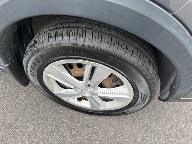 Used 2019 Nissan Kicks S FWD image 10
