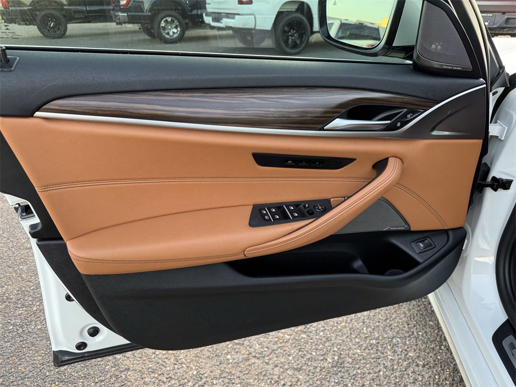 Used 2021 BMW 530i w/ Executive Package image 13