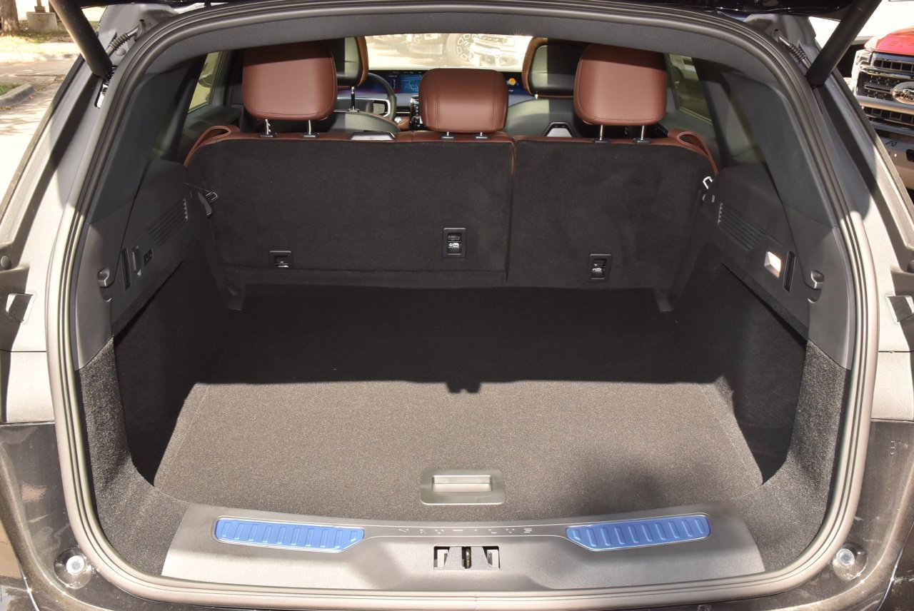 New 2026 Lincoln Nautilus Reserve AWD/4WD image 38