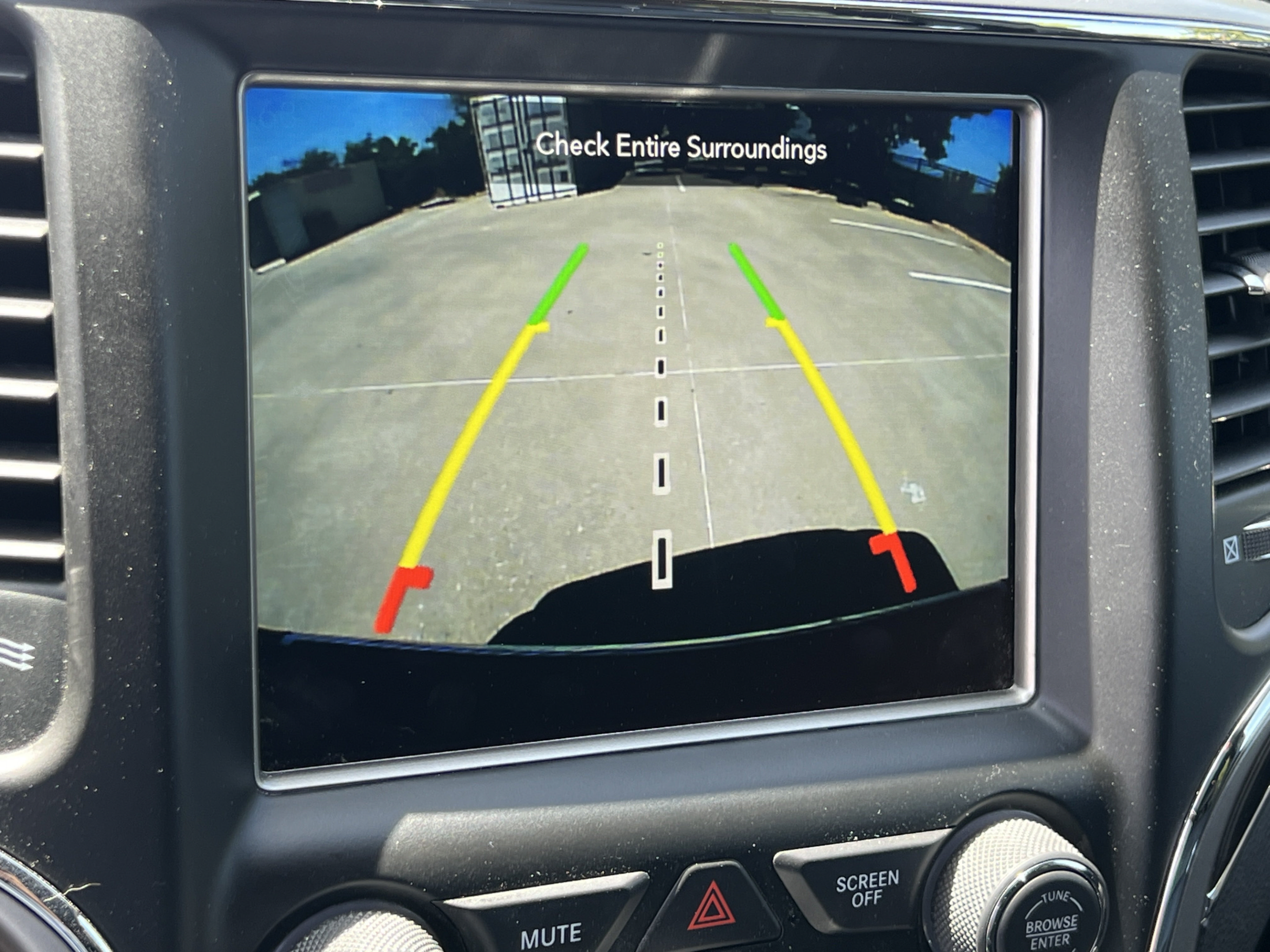 Used 2018 Jeep Grand Cherokee Overland AWD/4WD image 17