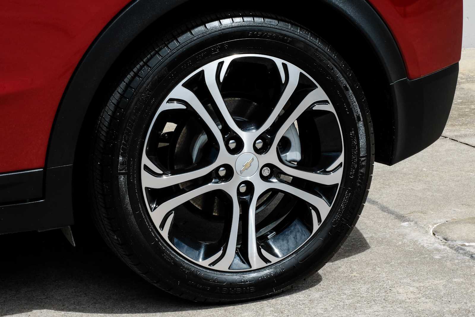 Used 2020 Chevrolet Bolt Premier w/ Infotainment Package image 54