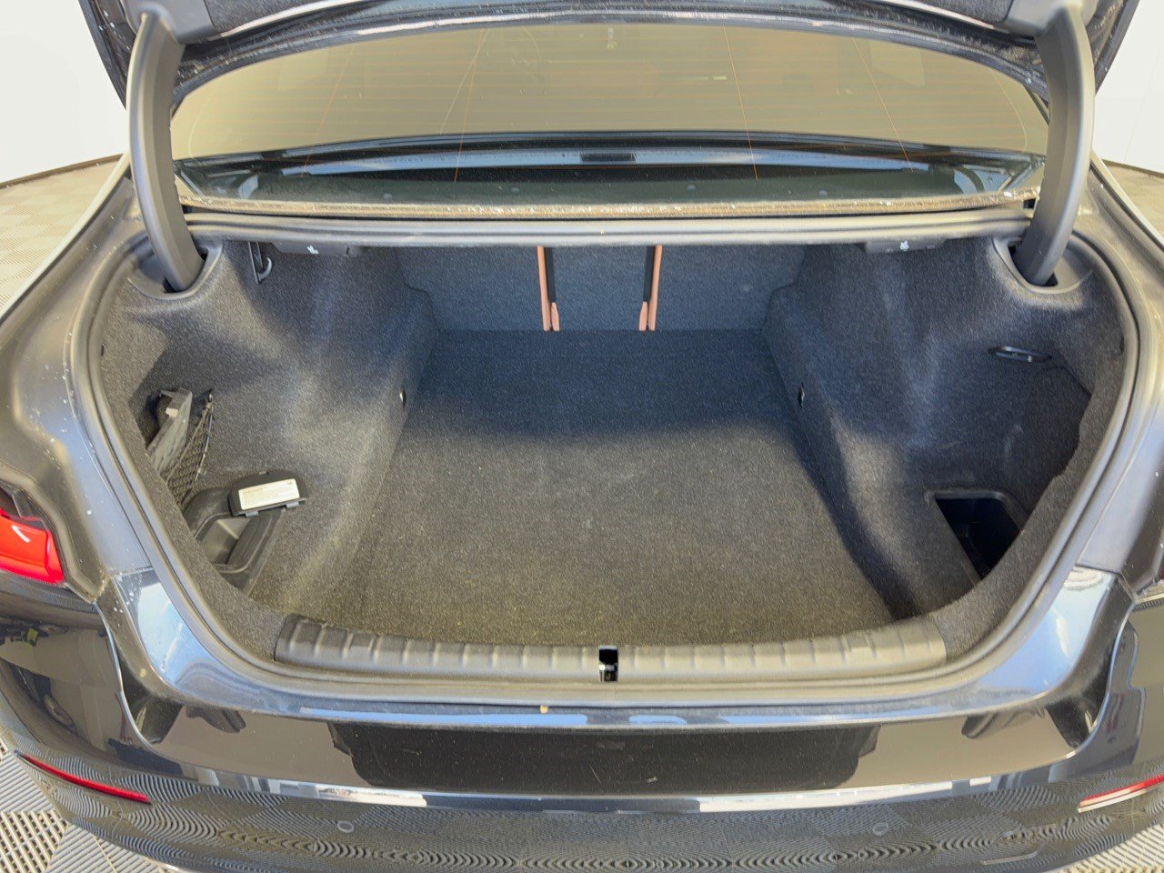 Used 2023 BMW 530i w/ Premium Package RWD image 28